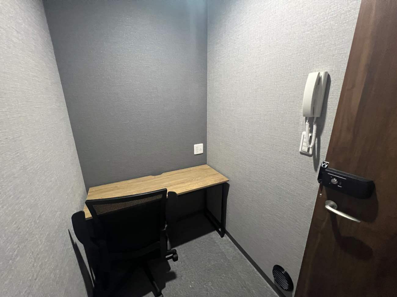 専有部_個室。追加料金なしで登記可能です。