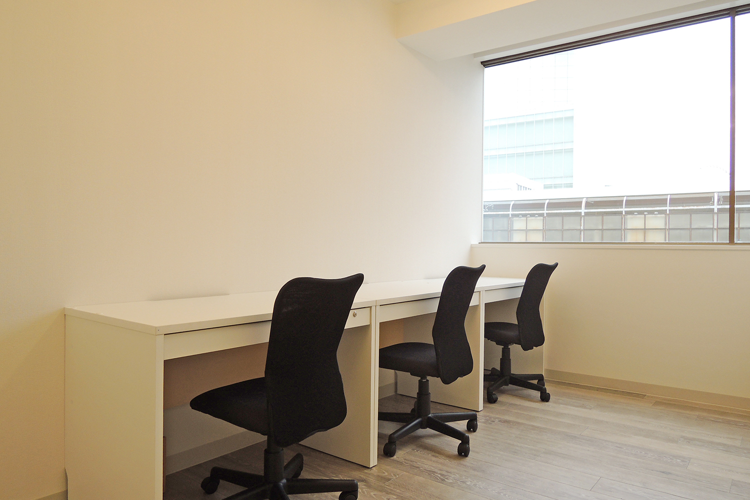 ３名用レンタルオフィス