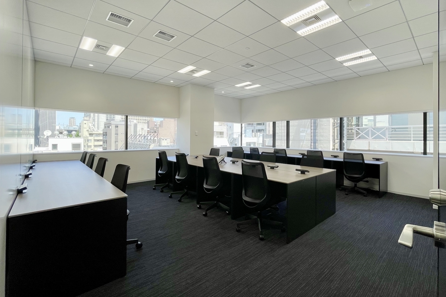 img_Shibns_privateoffice14-17pax_windowside04-1_1500x1000