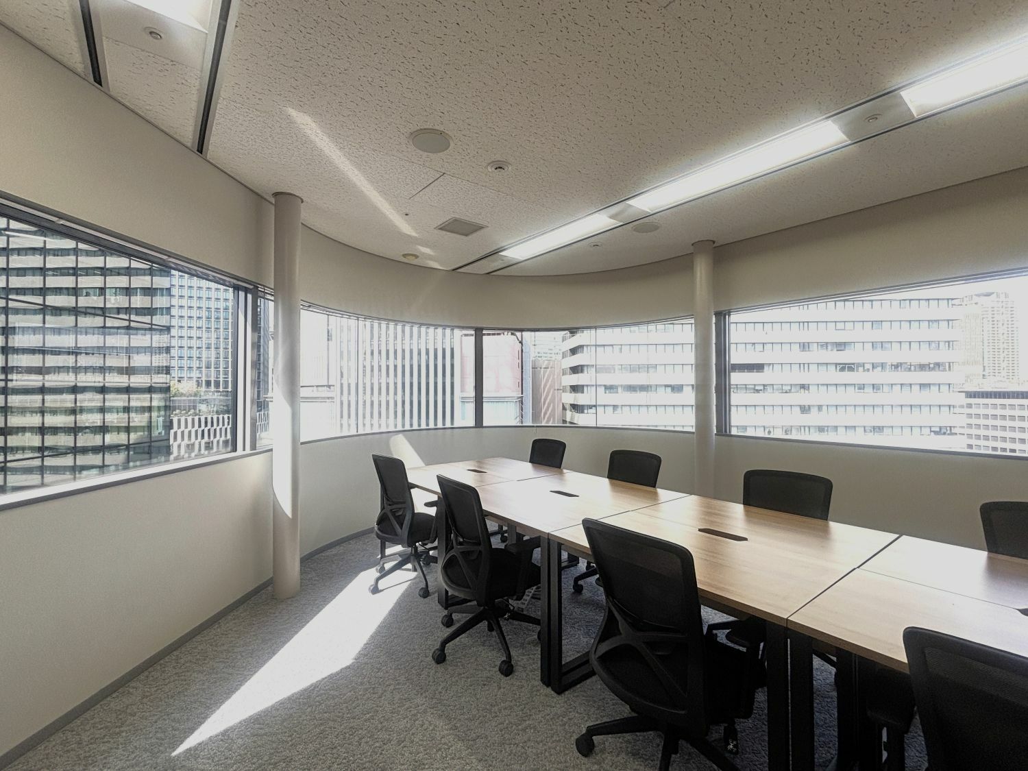 専有部_個室。自然光が入る窓ありのお部屋もあります。