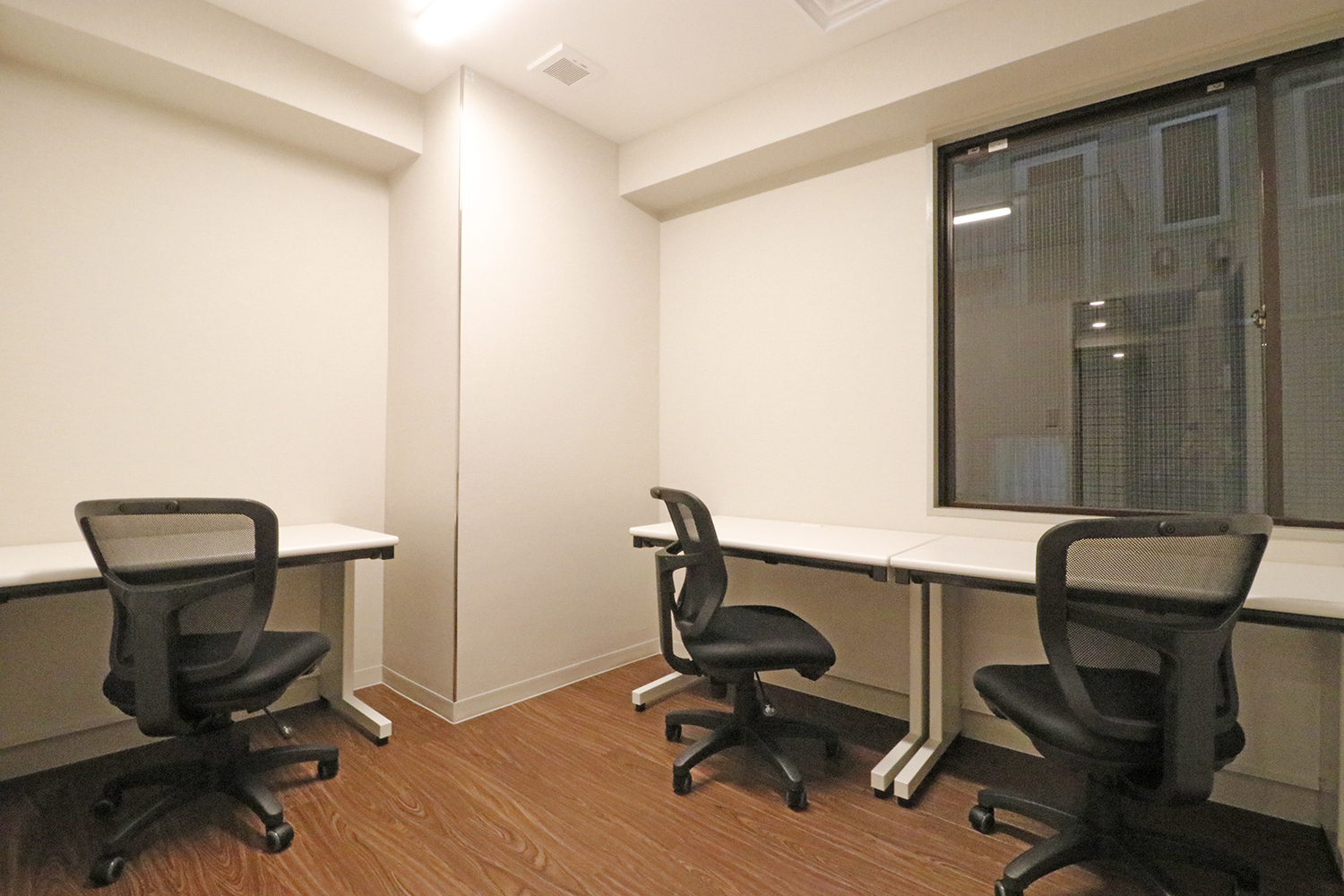 ３名用レンタルオフィス