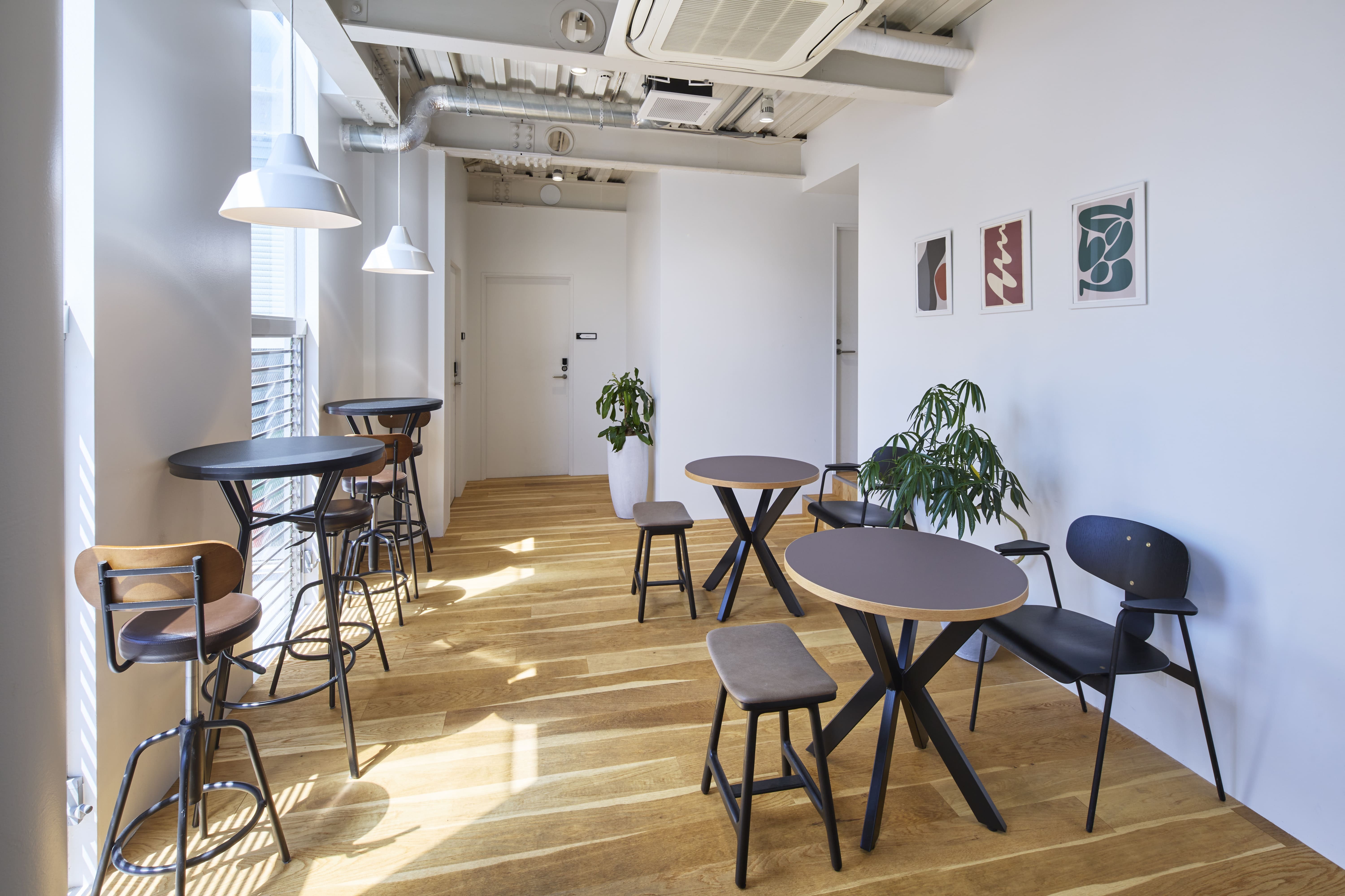 2階共用部ラウンジ