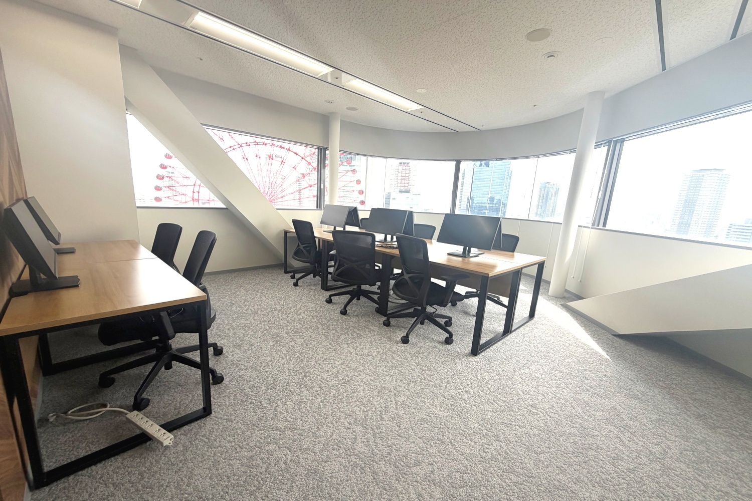 専有部_個室。自然光が入る窓ありのお部屋です。