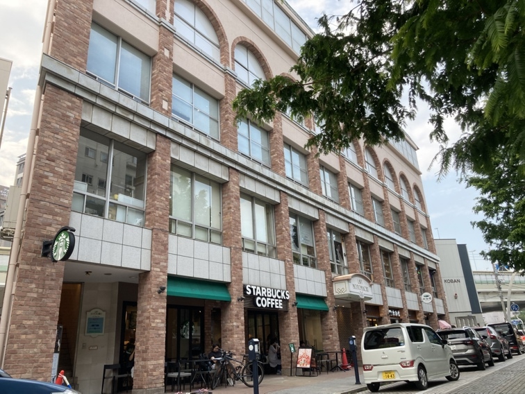 外観_元町・中華街駅から徒歩1分に位置しています。
