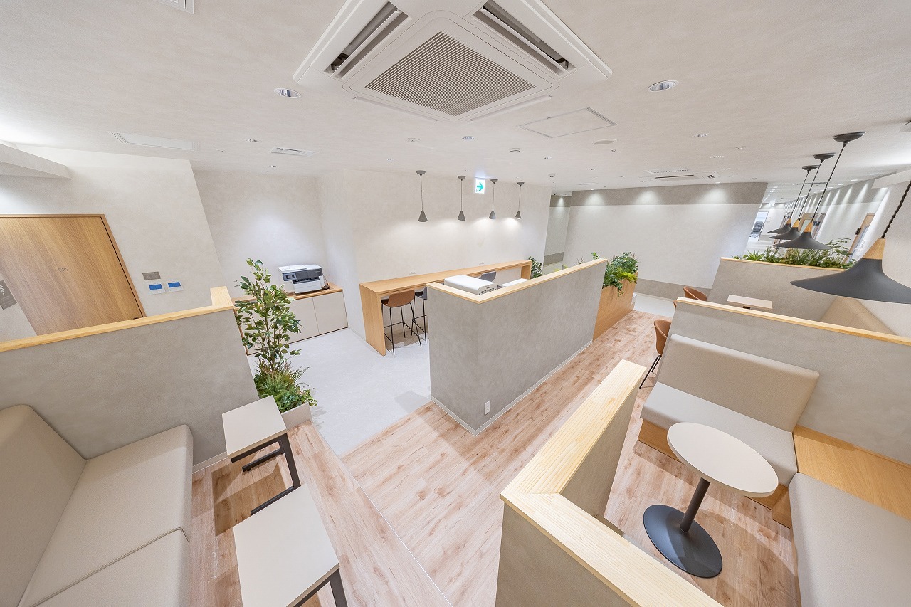 8階レンタルオフィス契約者専用ラウンジ